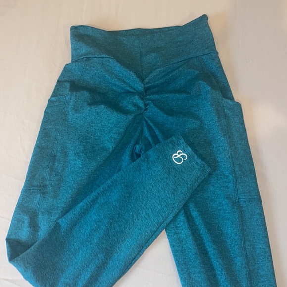 Bombshell 😍 - Picture 5 of 7